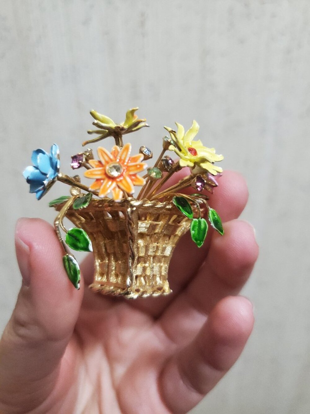 Vintage floral basket brooch